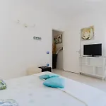 Deliziosa Patrizia A *