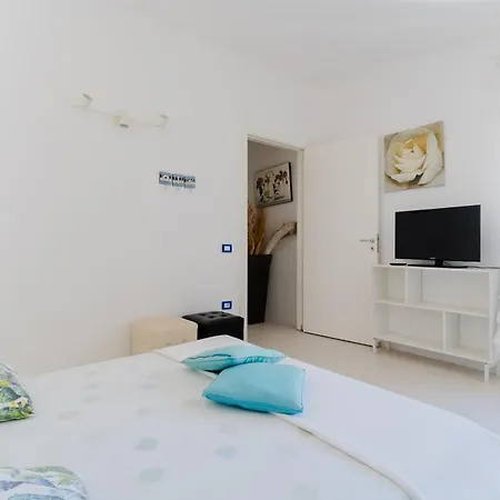 Deliziosa Patrizia A Villa Otranto